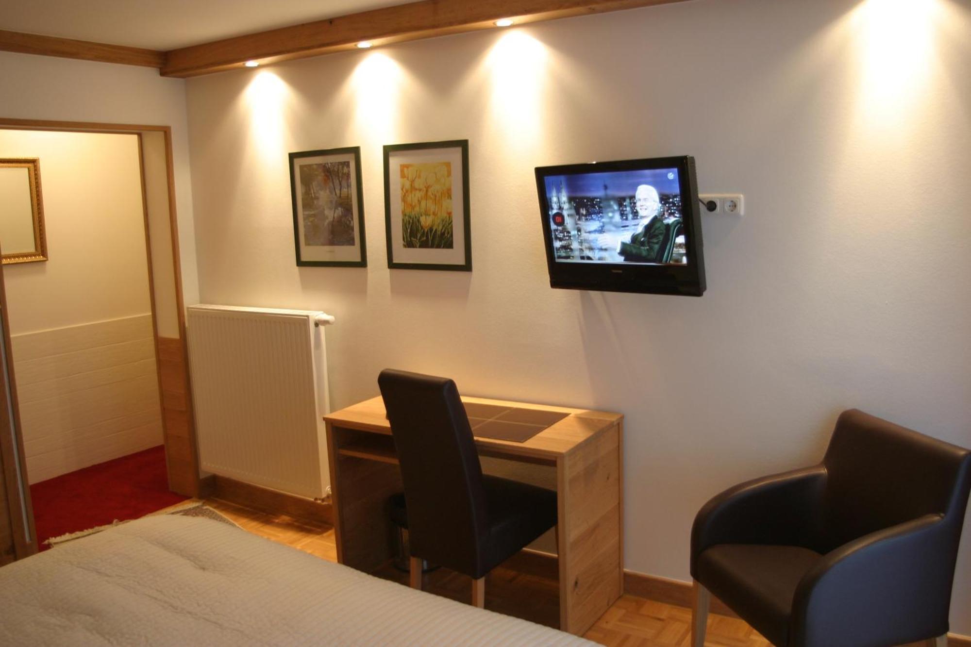 Hotel Waldgasthof Schöning Friesoythe Rum bild